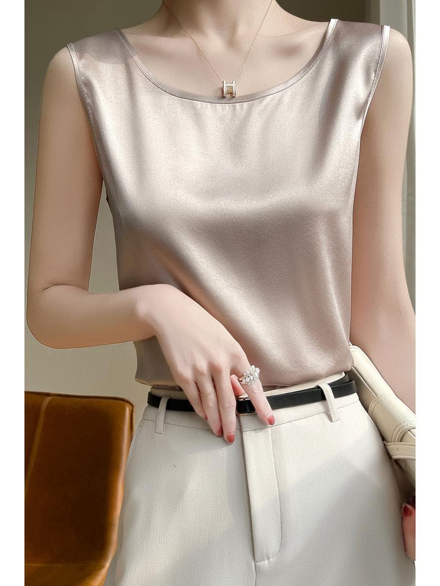 Women's Mulberry Silk Camisole: Loose-Fit Round Neck Sleeveless Top M (95-105 lbs)