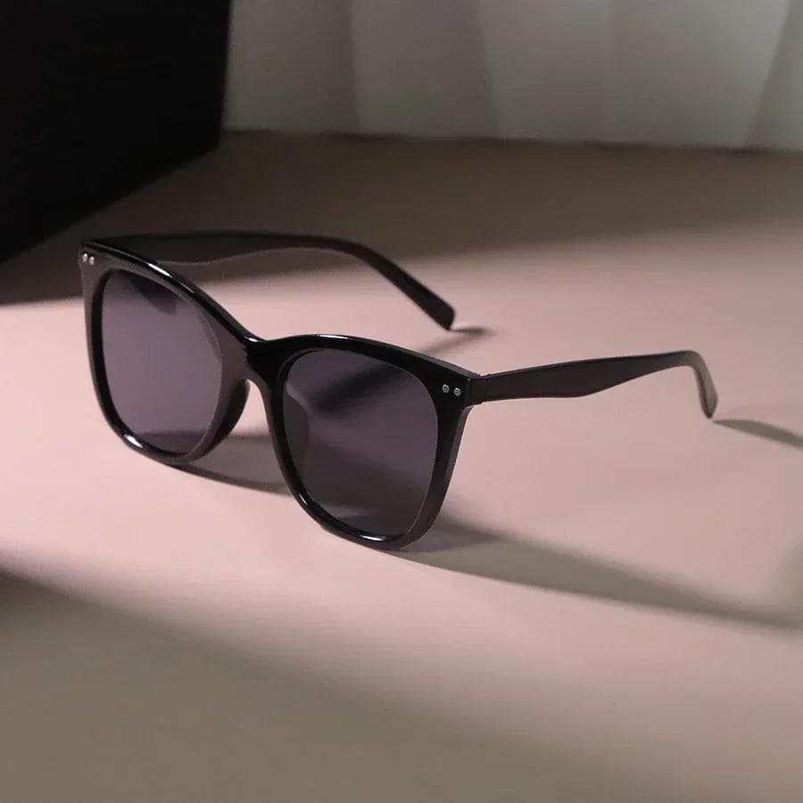 Square Sunglasses Women Men Classic Vintage Fashion Personality Glasses Stylish Casual Minimalist Oculos UV Protection Other