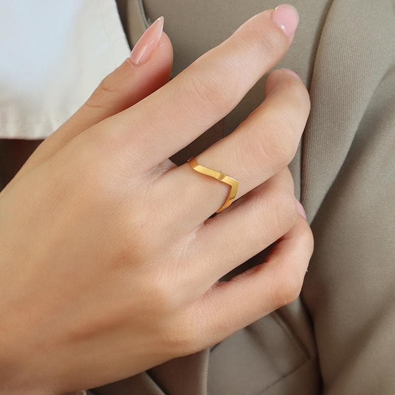 Trendsetting Titanium Steel Sharp-Angle Ring for Women - Hip-Hop Style Jewelry Adjustable Size 6