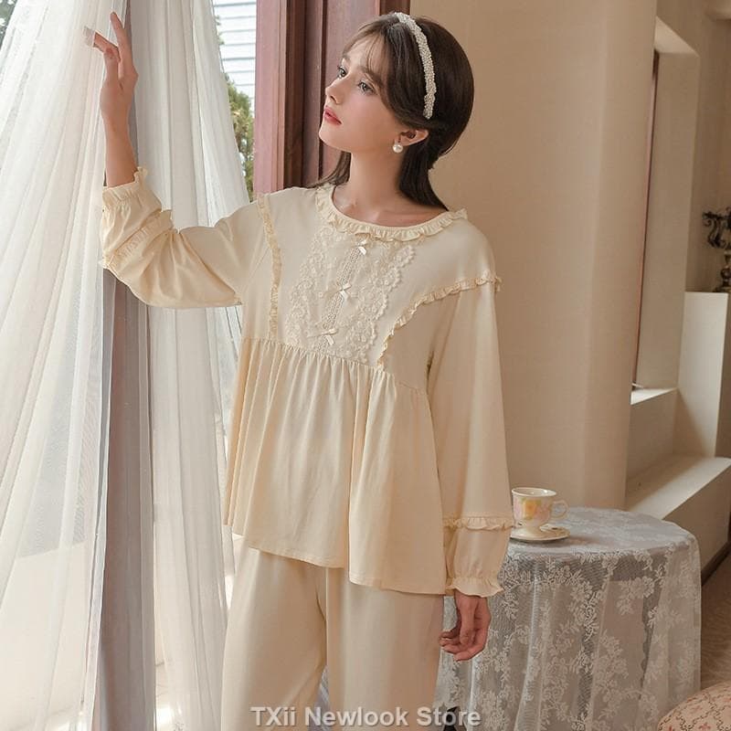 Palace-style French Sweet Lace Pajamas Set for Women, Long-sleeved Home Wear for Autumn .Spring and Autumn L yellow