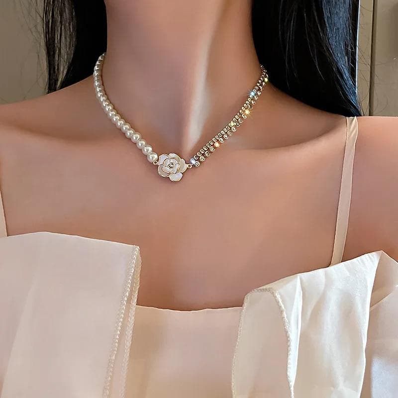 Crystal Camellia Necklace Fashion Pearl Necklaces for women Clavicle Chain Vintage Summer Woman Necklace Luxury Jewelry white
