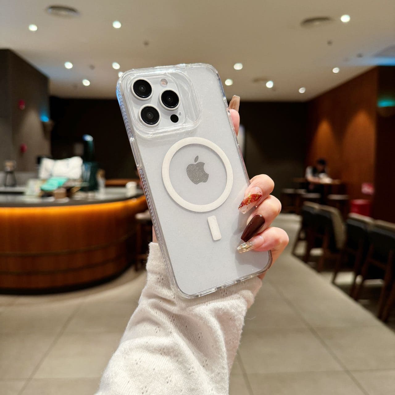High-colored Blue Flash Powder Acrylic Magnetic Absorption Suitable for IPhone16peomax Starry Sky Flash 15/14/13 Full Package Apple 16Pro white