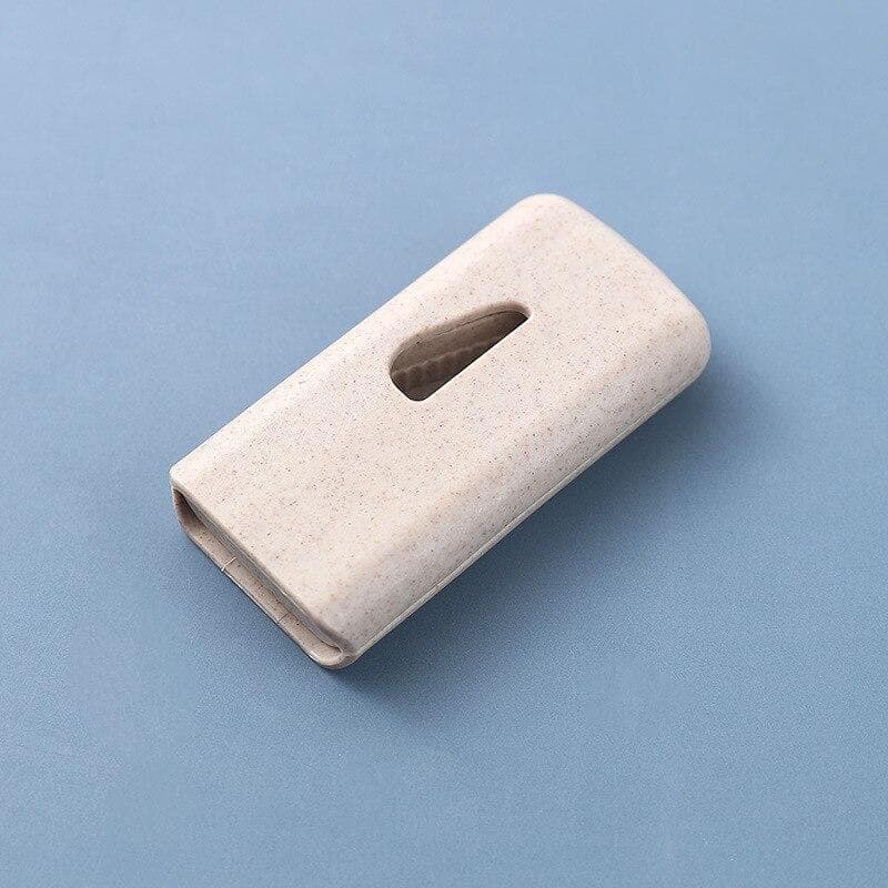 1PC Medicine Pill Holder Tablet Cutter Splitter Pill Case Portable Storage Box Pill Tablet Pill Cutter Divider beige