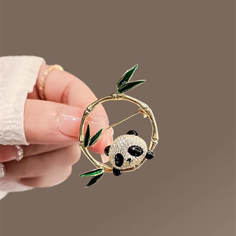 Cute Lovely Panda Bamboo Animal Brooch Women Jewelry Fashion Enamel Rhinestone Bee Pins Shirt Lapel Hat Decoration Party Gift gold
