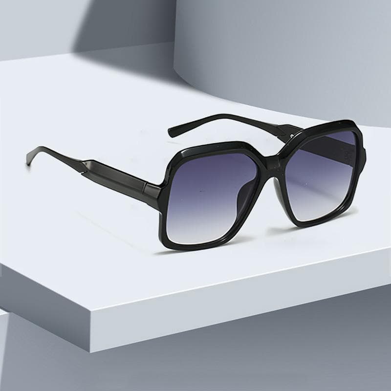 Fashionable Vintage Sunglasses for Women Square Frame with Metal Decoration Elegant Retro Style