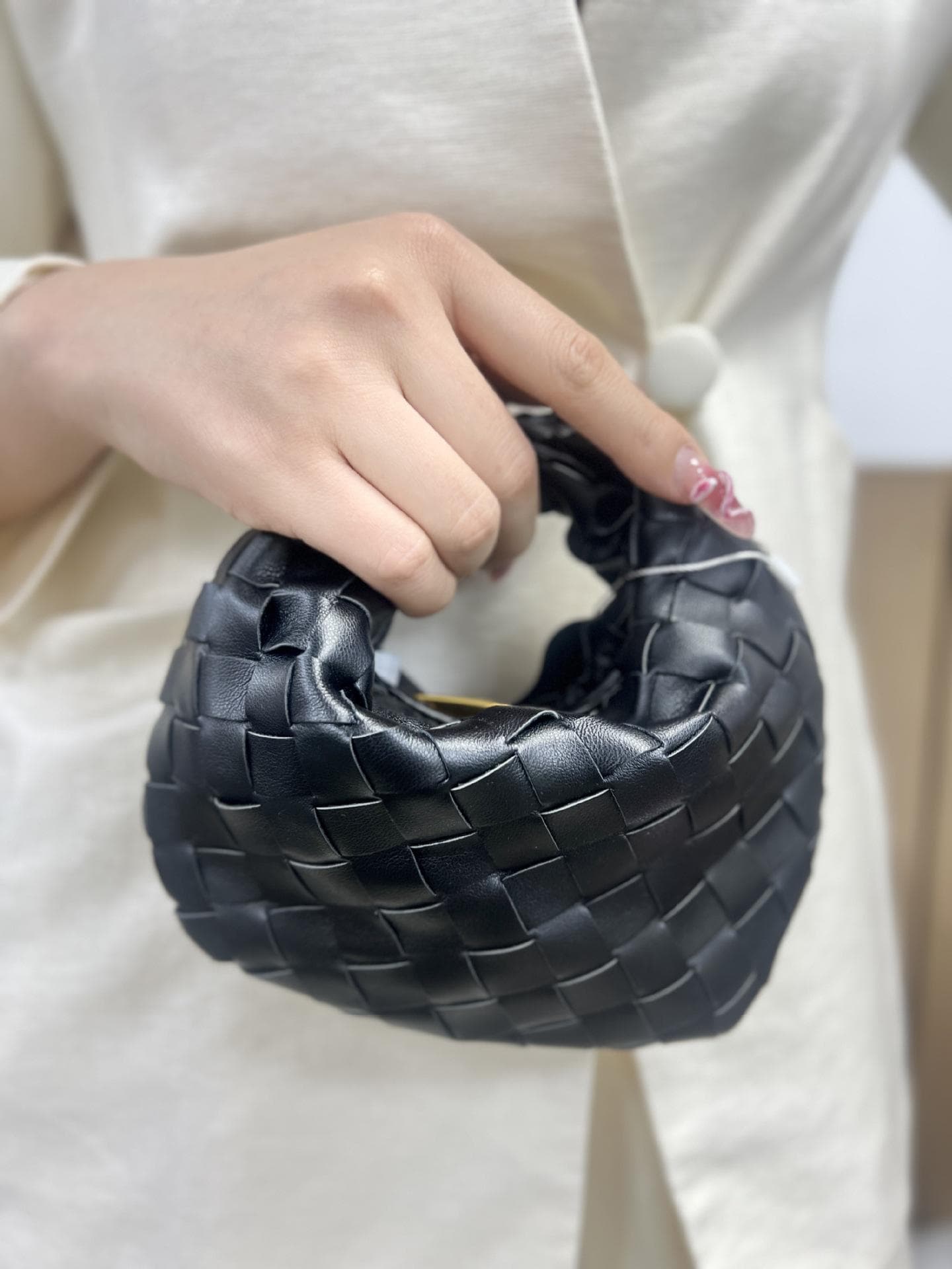 Mini Hand-Woven Dumpling Bags - Elegant Handheld Croissant Knot Bags for Women 17*18cm
