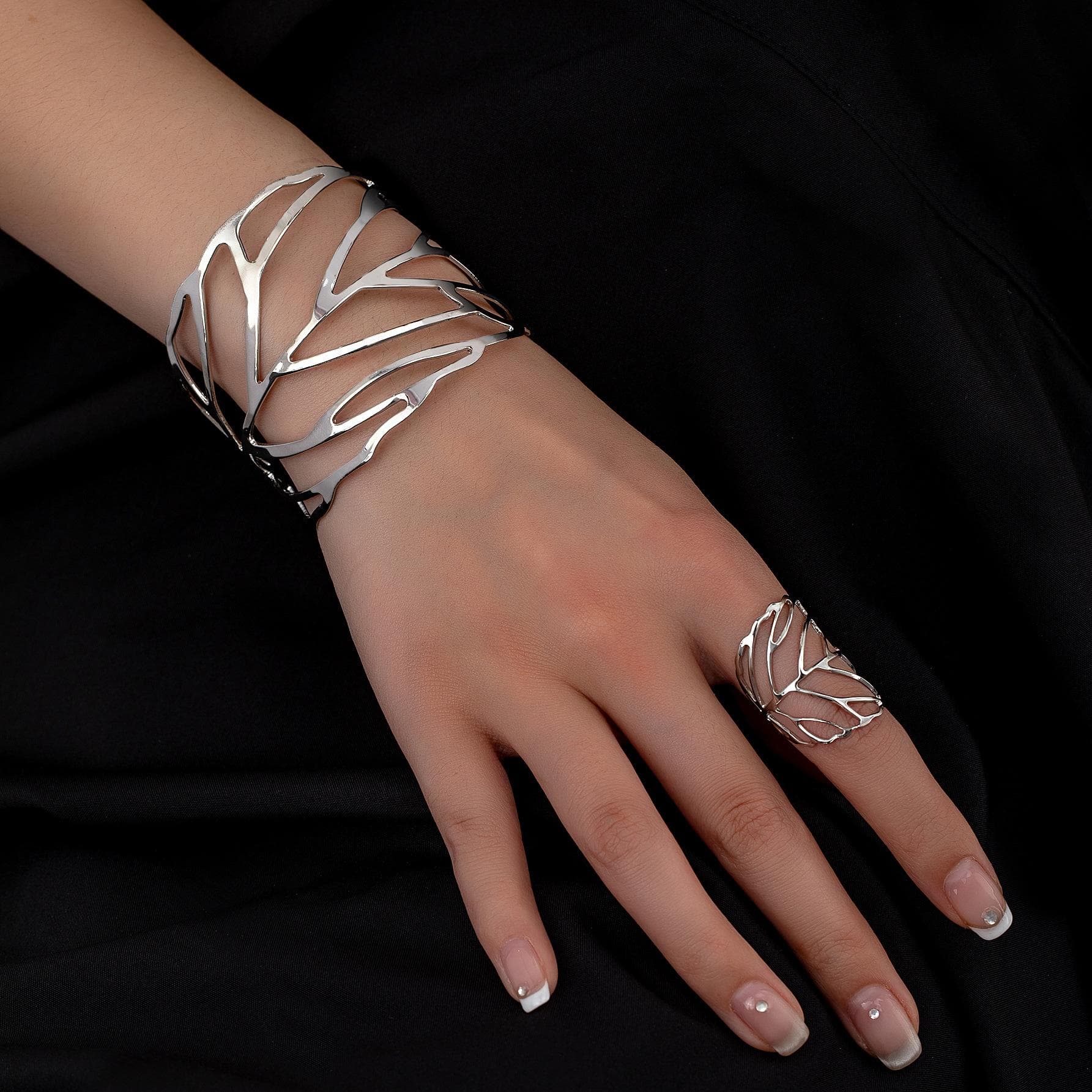 Exaggerated European & American Leaf Open Silver Bracelet Set: Hollow Design for Banquet or Daily Wear