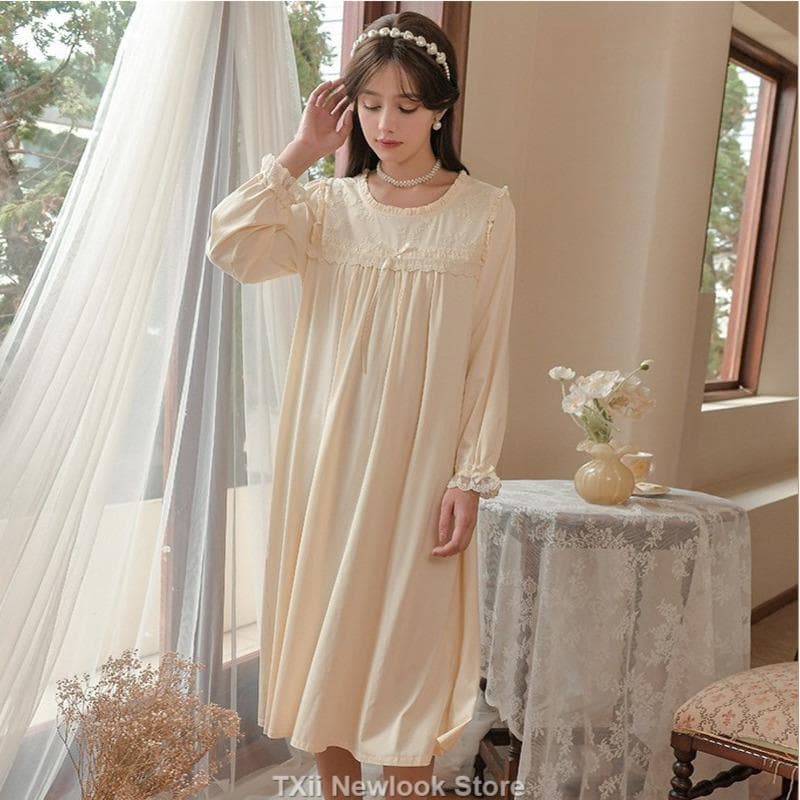 Court-style Princess Sleepwear for Women, Winter and Autumn, French Sweet and Cute Lace with Flowers and Frills, Loose Nightwear L
