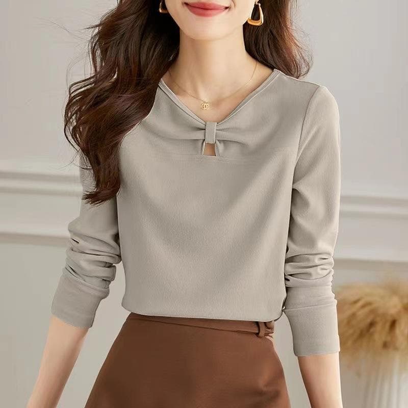V-neck Design Sense, Hollow Kink Long-sleeved T-shirt for Women's Spring, Autumn and Winter New Base Shirt Top 4XL