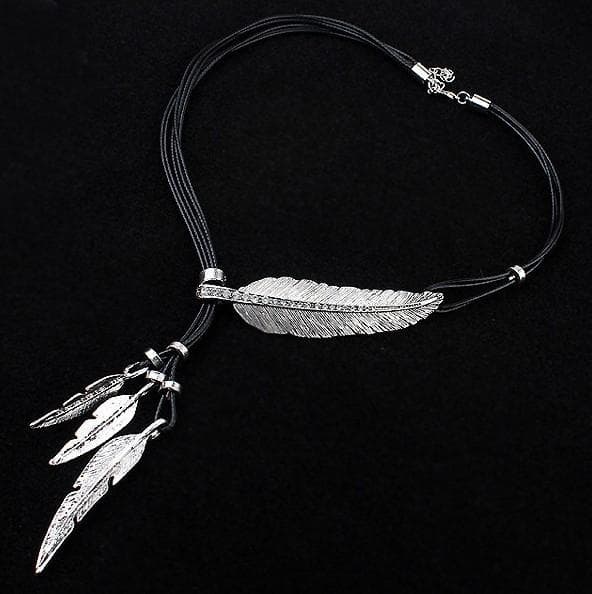 Bohemian Women Rhinestone Feather Pendant Faux Leather Rope Necklace Jewelry