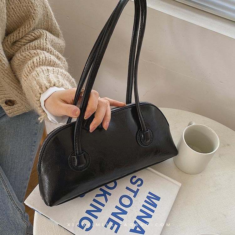 Women's Handbag Retro Fashion Oil Wax Leather Baguette Bag Niche Casual Candy-colored Long Handle Single Shoulder Underarm Bag black