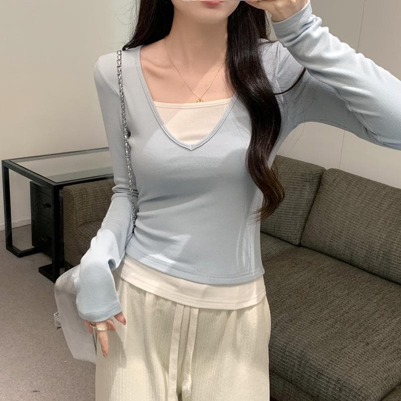 V-neck Clavicle Exposed Short Top Layered Sweet Fake Two-piece Contrasting Slim Base Shirt T-shirt for Women for Autumn New Style 2XL