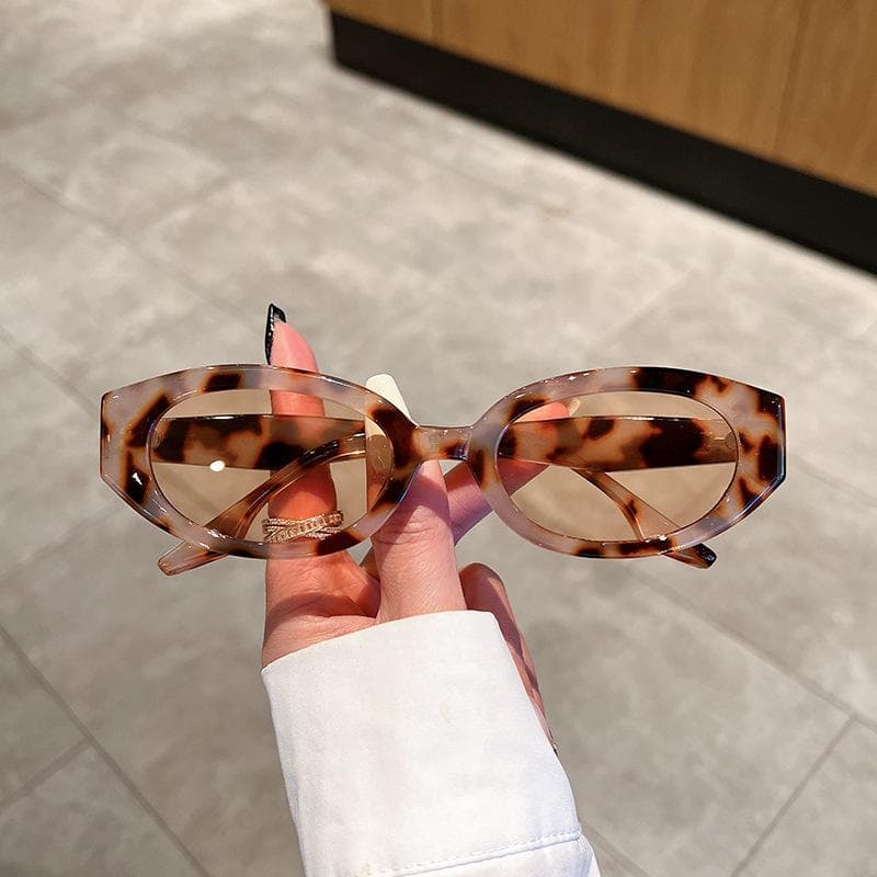 Fashion Womens Small Sunglasses Simple Oval Frame Street Photography Vacation Stylish Accessory
