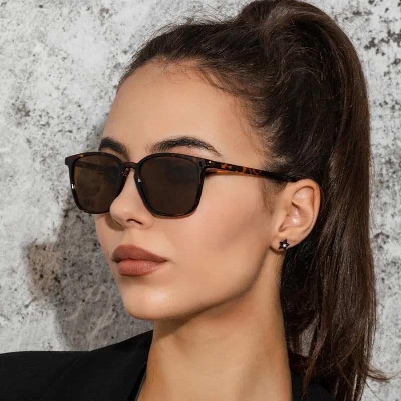 Women Oversized Sunglasses UV400 Protection Fashion Gradient Lens Outdoor Sports Eyewear for Men and Women