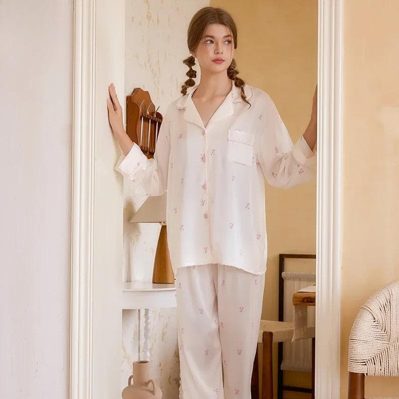 New French Entry-level Luxury Bead Chain Girl Style Home Clothes Ice Silk Pajamas for Women with Design Shell Buckles XL