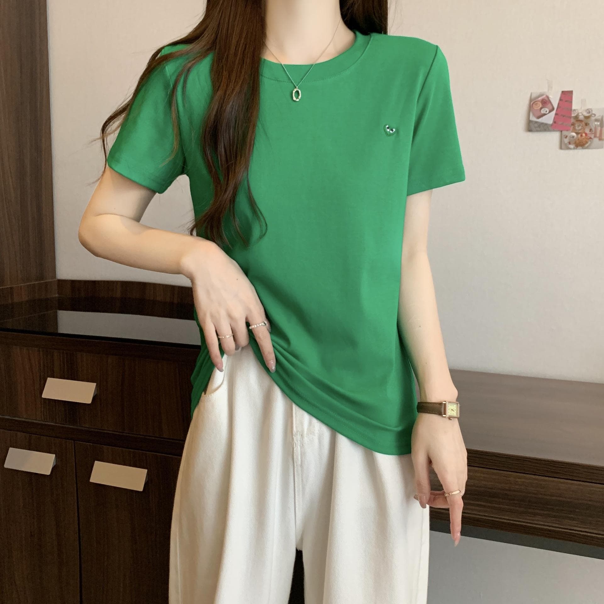 Design-sensory Short-sleeved T-shirt for Women's New Korean Style Love Embroidery Versatile Solid Color Round Neck Top XL