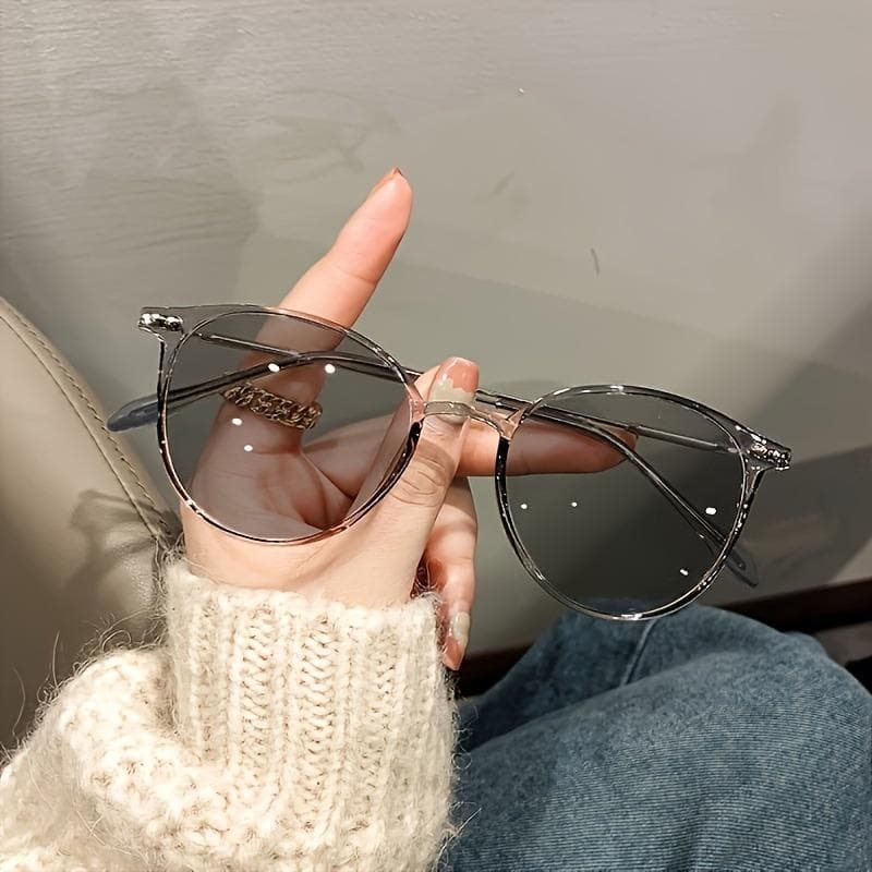 Photochromic Vintage Glasses for Women Classic Metal Frame Anti Reflective Lenses for Driving UV Protection