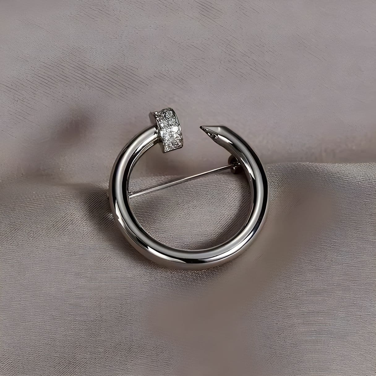 Delicate Nail Brooch, High-End Female Design Sense, Niche Temperament, Suit Corsage Pin, Anti-Light Buckle, Versatile Accessories