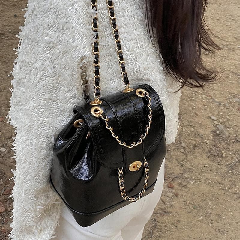 Mini Small Fragrant Chain Backpack for Female Student Oil Wax Leather One-shoulder Backpack black