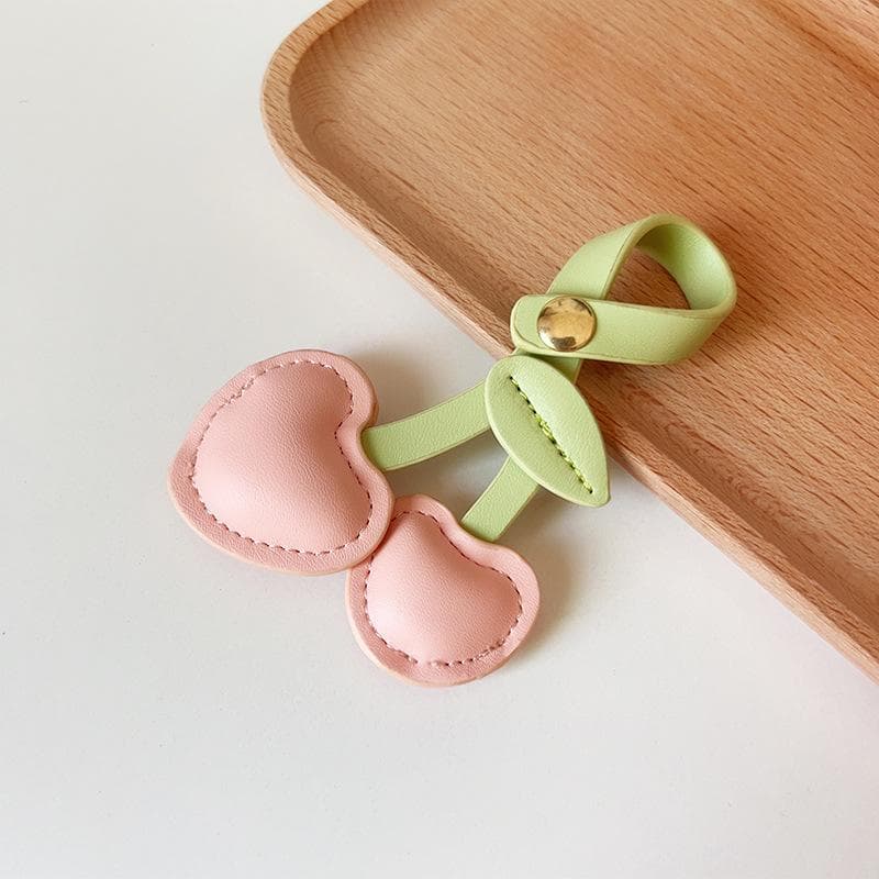 Cute 3D Peach Heart Cherry Cherry Cherry Car Key Chains Red Pink Love Versatile Bag Pendant Key Chains for Women