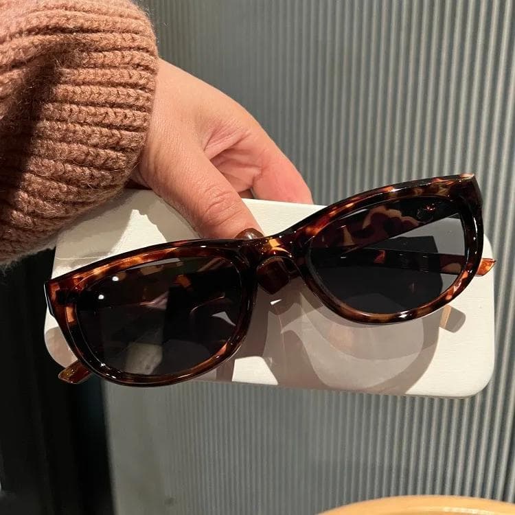 New Women Olive Green Cat Eye Sunglasses Fashion Small Oval Shades UV400 Protection Street Photography Eyewear 1PC