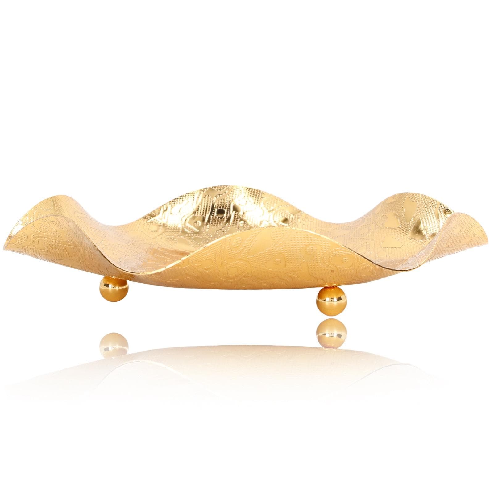 Gold Fruit Bowl Hand Electroplating Process Beautiful Pattern Smoother Surfaces Snack Tray for