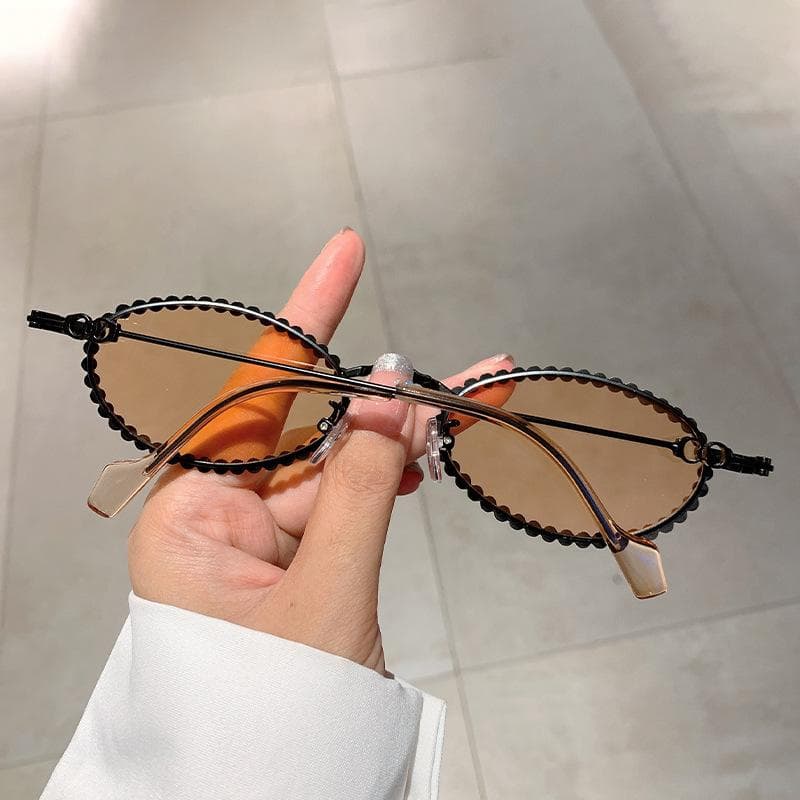Vintage Punk Luxury Designer Diamond Oval Sunglasses Women Small Frame UV400 Crystal Shades Trendy Female Sun Glasses