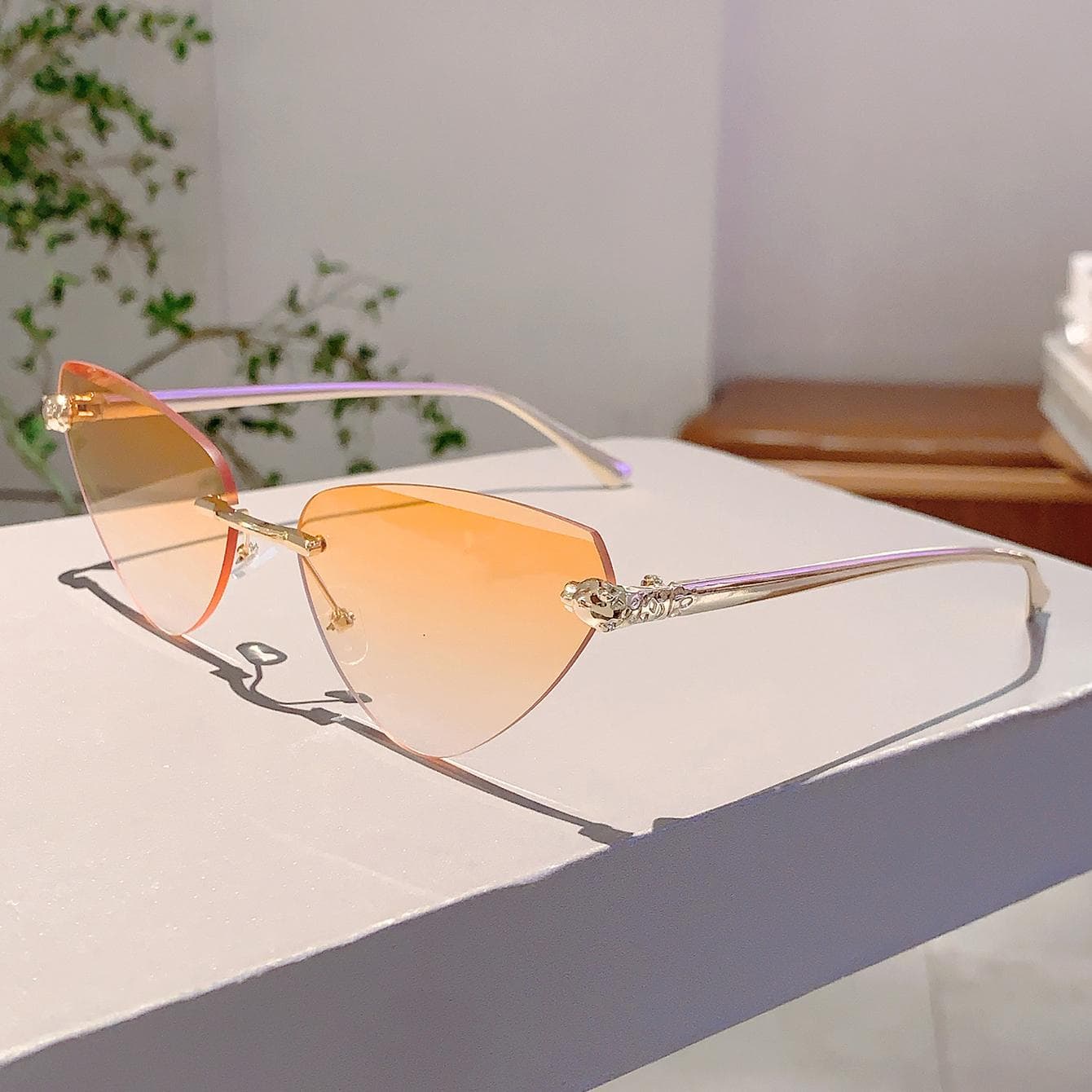 KAMMPT Retro Rimless Triangle Sunglasses Women Luxury Gradient Pink Shades Beach Fashion Sun Glasses as picture shows
