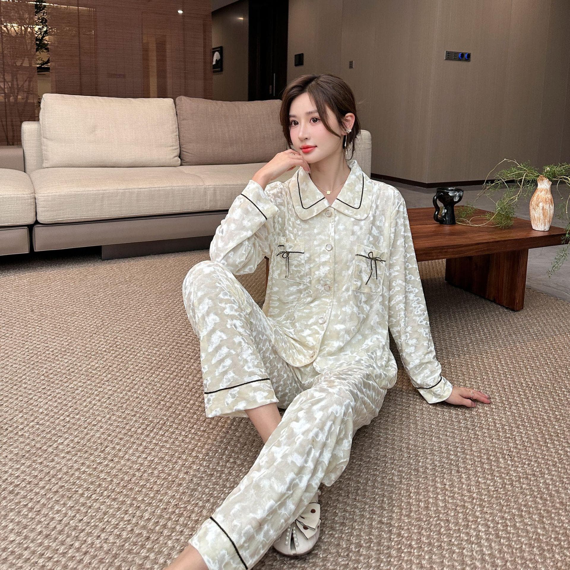 Warm Velour Nightwear Female Trousers Set Women Velvet Pajamas Luxury Flower Butterfly Sleepwear Long Sleeve Loungewear 2Pcs 2XL