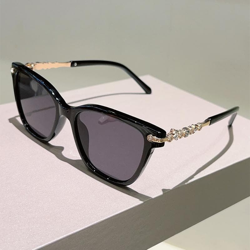 KAMMPT Vintage Cat Eye Sunglasses Women Fashion Oversize Rhinestones Shades Luxury Trendy Sun Glasses without case