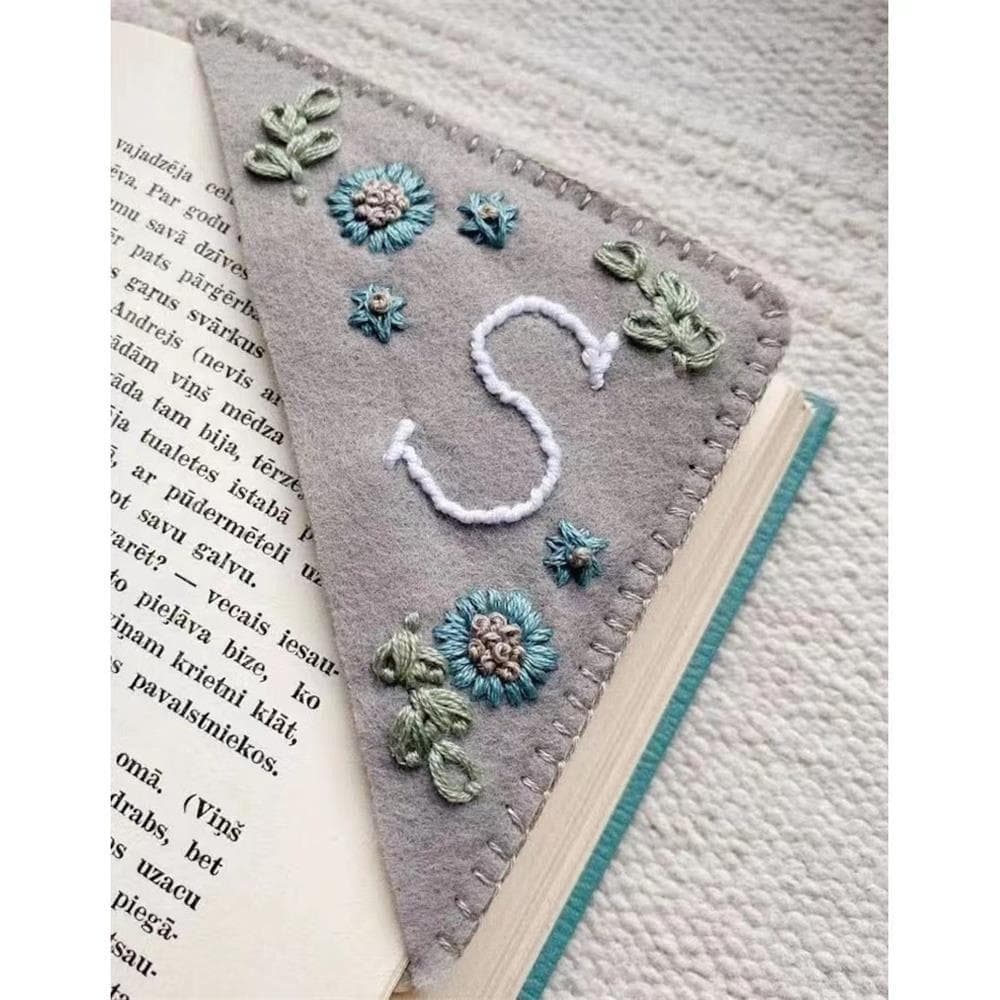 New Design Hand Embroidered Corner Bookmark Cute Flower Letter Embroidery Bookmarks Stitched Felt Corner Bookmark Book Clip