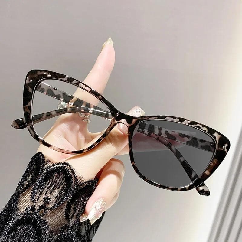 Women Outdoor Photochromic Myopia Glasses Unisex Vintage Cat Eye Minus Diopter Eyewear Outdoor Near Sight Sunglasses for Ladies -3.0