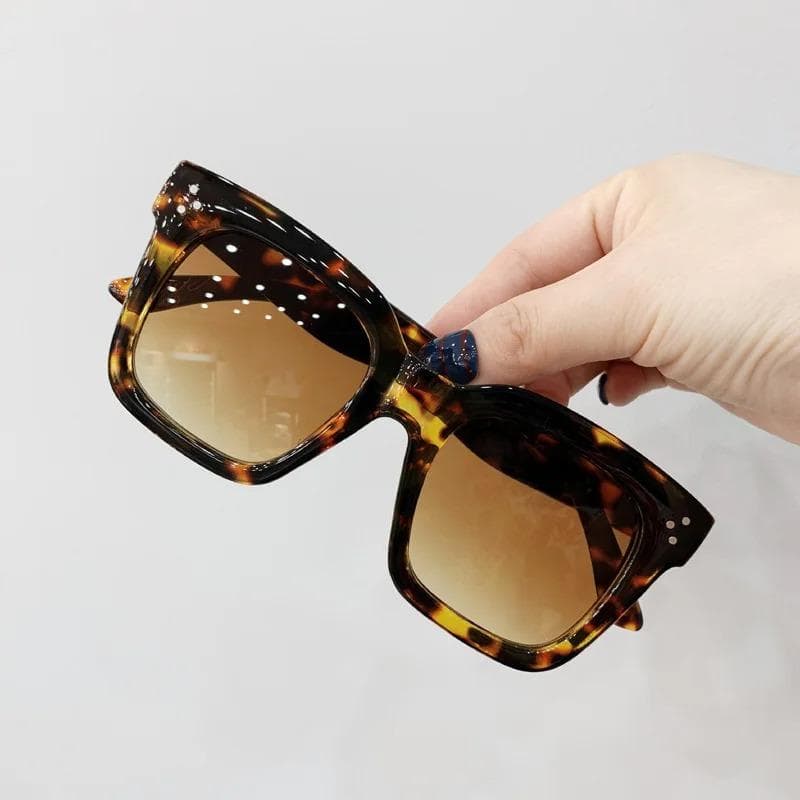 Square Oversized Sunglasses Women Fashion Black Gradient Vintage Sun Glasses Female Outdoor Shades Retro Oculos De Sol