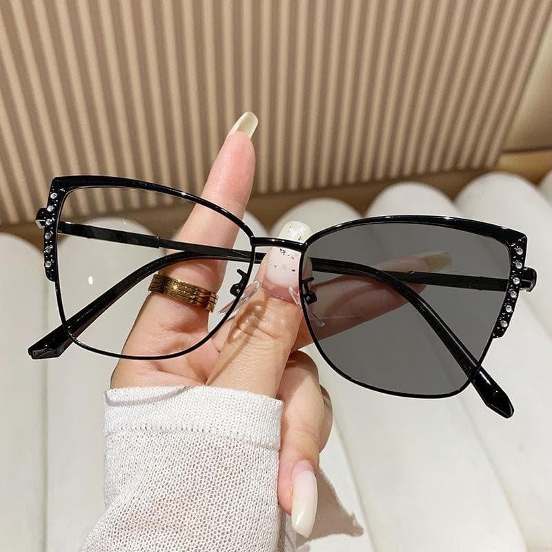 Fashion Cat Eye Glasses Ultra-light Metal Frame Retro Photochromic Eyewear Anti-blue Light Color-changing