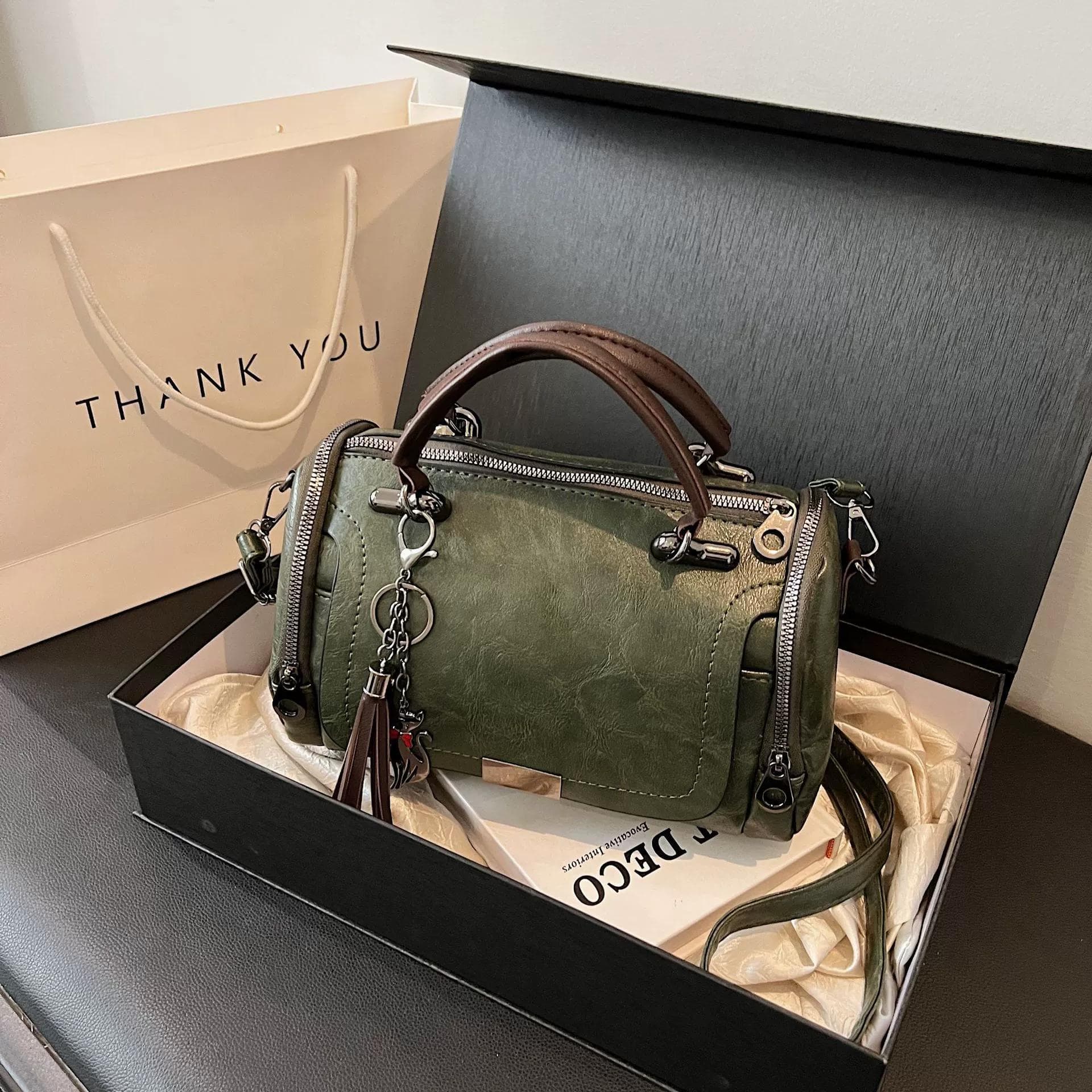 Tassel Decor Handbag Women's Large Capacity Shoulder Bag Fashion Zipper Crossbody Bag with Removable Strap 26x13x17cm green
