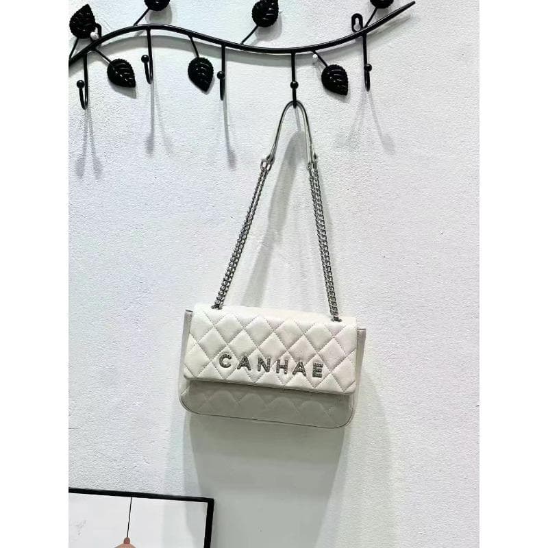 Leather Diamond Chain Bag for Women's Fashionable and Versatile Crossbody Bag High-end Small Square Bag Underarm Bag white
