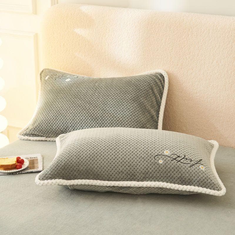 Thickened Milk Velvet Pillowcase Paired with Flannel Pillowcase and Coral Velvet Pillowcase 48x74cm-2pcs
