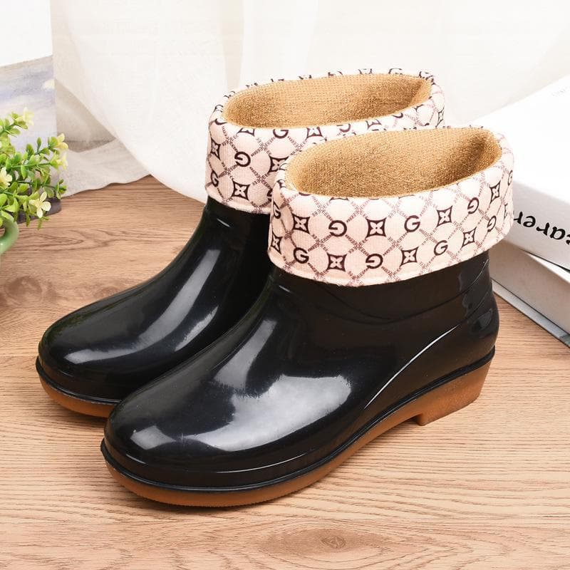 Women's Short Rain Boots with Cowhide Sole, Cotton Lined, Non-Slip, Warm and Protective. 39, with cotton cover black