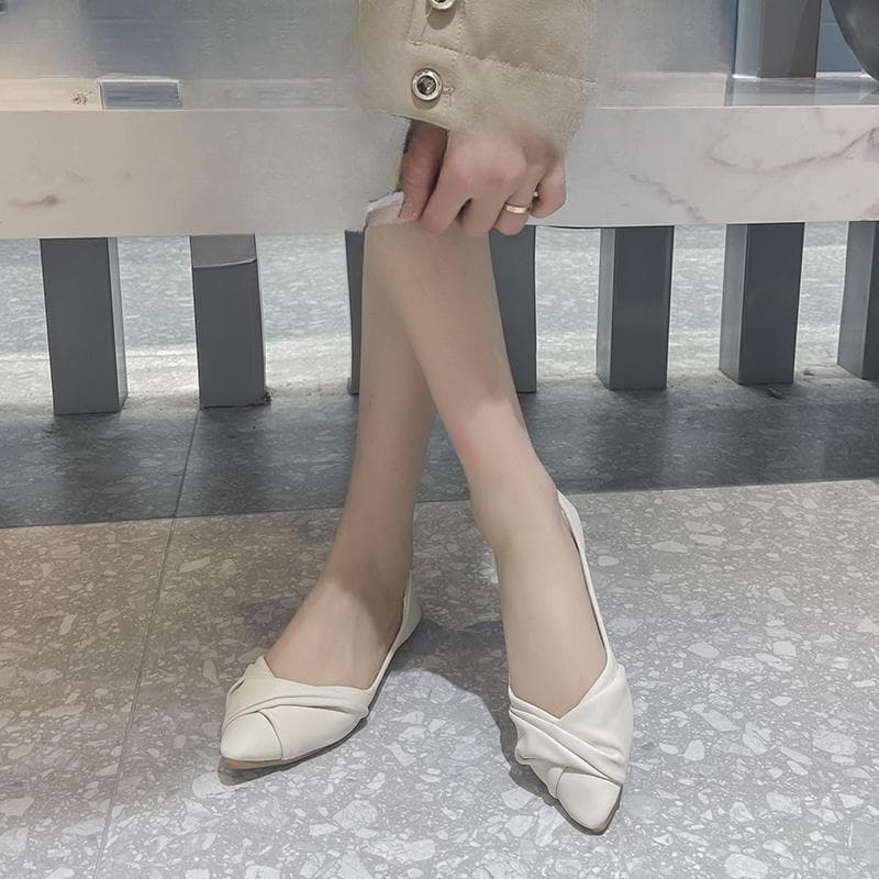 New Summer Style Fashionable and Comfortable Twist Style Kink Surface Pointed Toe Shallow Mouth Flat Bottom Commuting Shoes 38