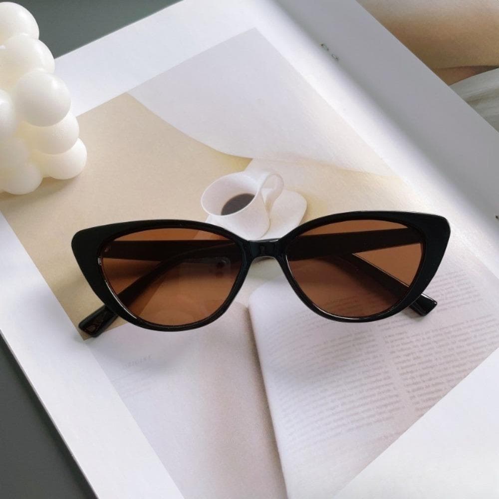 Retro Cat Eye Sunglasses Women Classic Vintage Sun Glasses Female Fashion Beach Street UV Protection