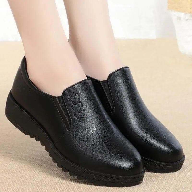 Autumn Lightweight Soft Sole Single Shoe Anti Slip Lazy Shoes Women's Comfortable Middle-aged and Elderly Plus Size Women's Shoes 38 black