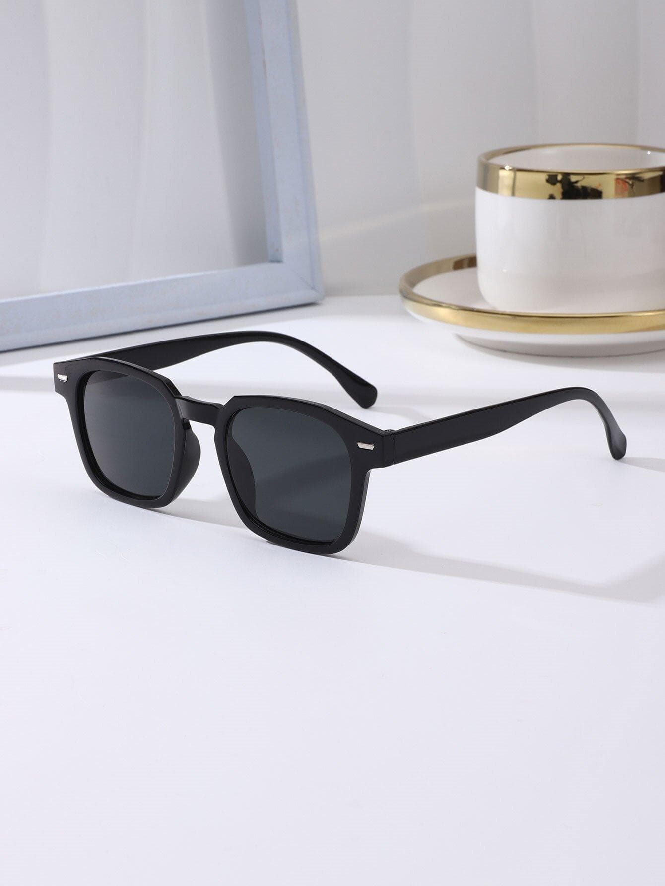 Classic Retro Square Sunglasses UV Resistant Multi Color Shades for Men Women Fashion Travel Photography 1PC
