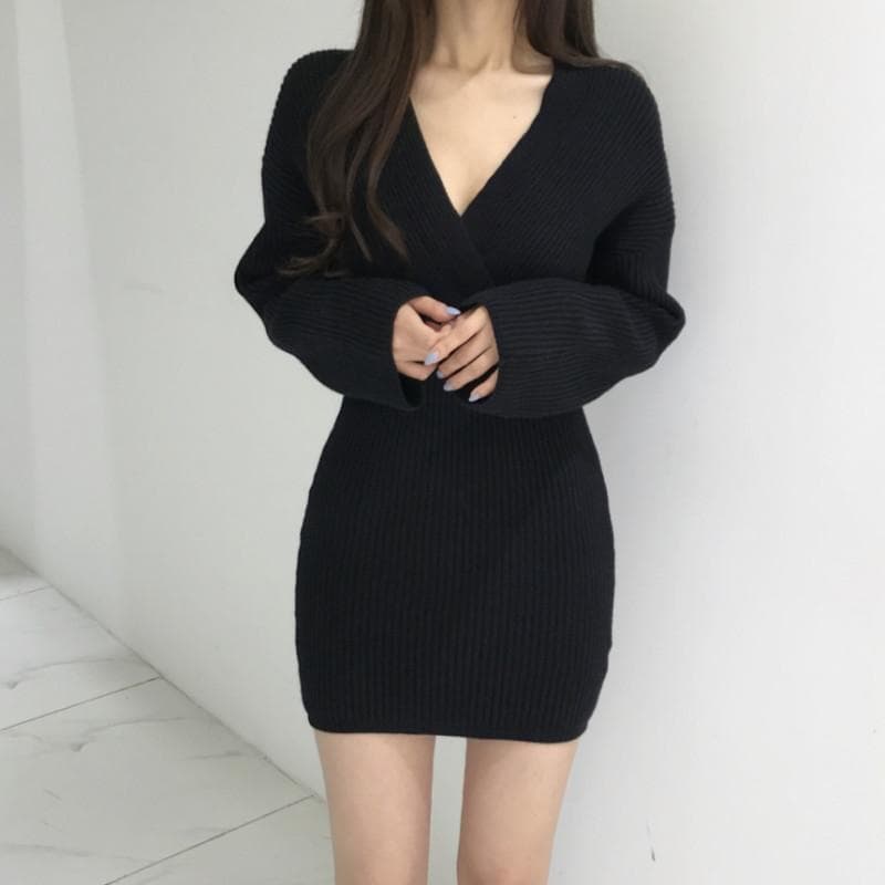 Knitting Short Dress for Woman Fall Winter Korean New Long Sleeve V Neck Fashion A Line Slim Sweater Mini Dresses One size black