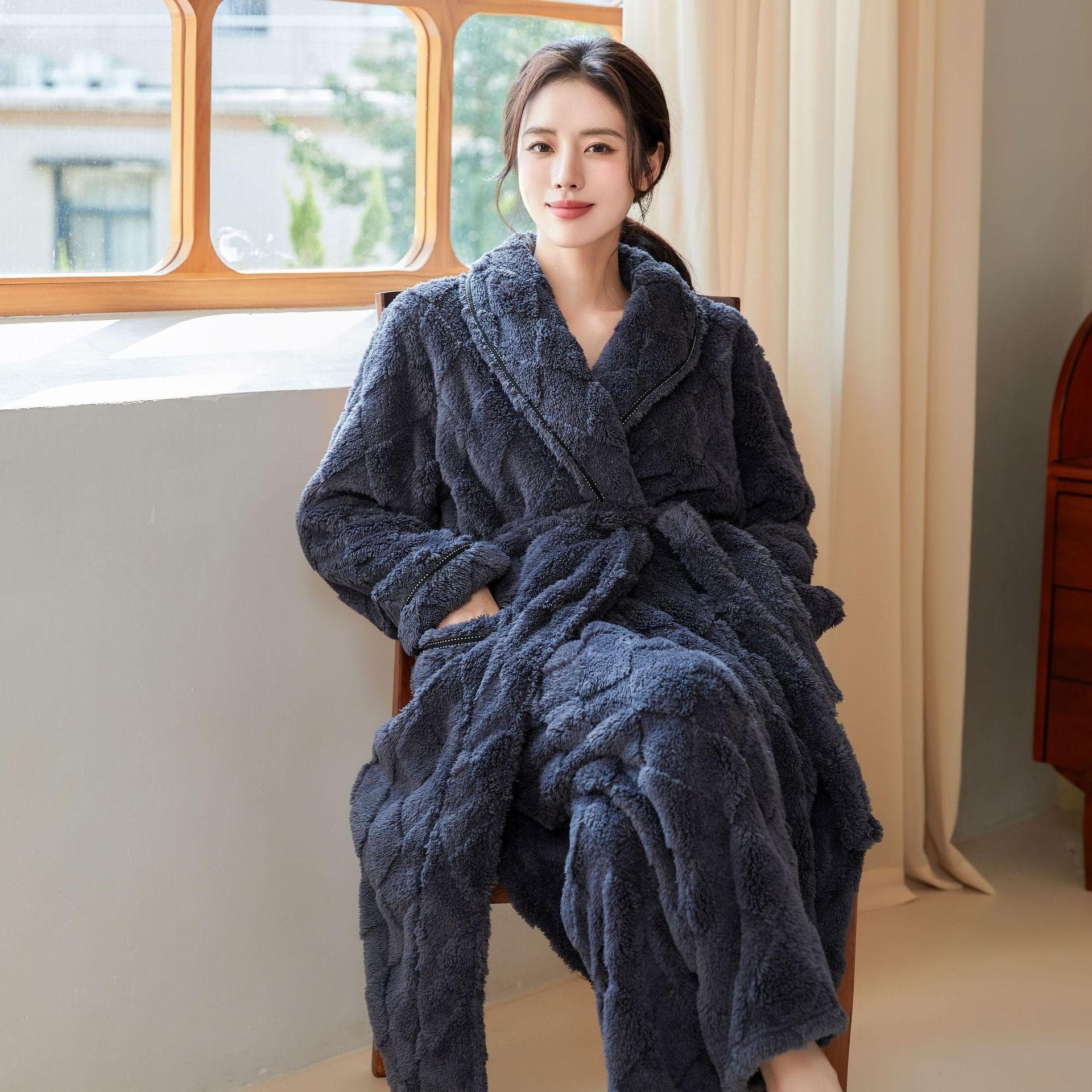 New Autumn and Winter Long-sleeved Dressing Gown Women's Diamond Plaid Jacquard Fleece Warm Bathrobe Home Wear Set XL grey