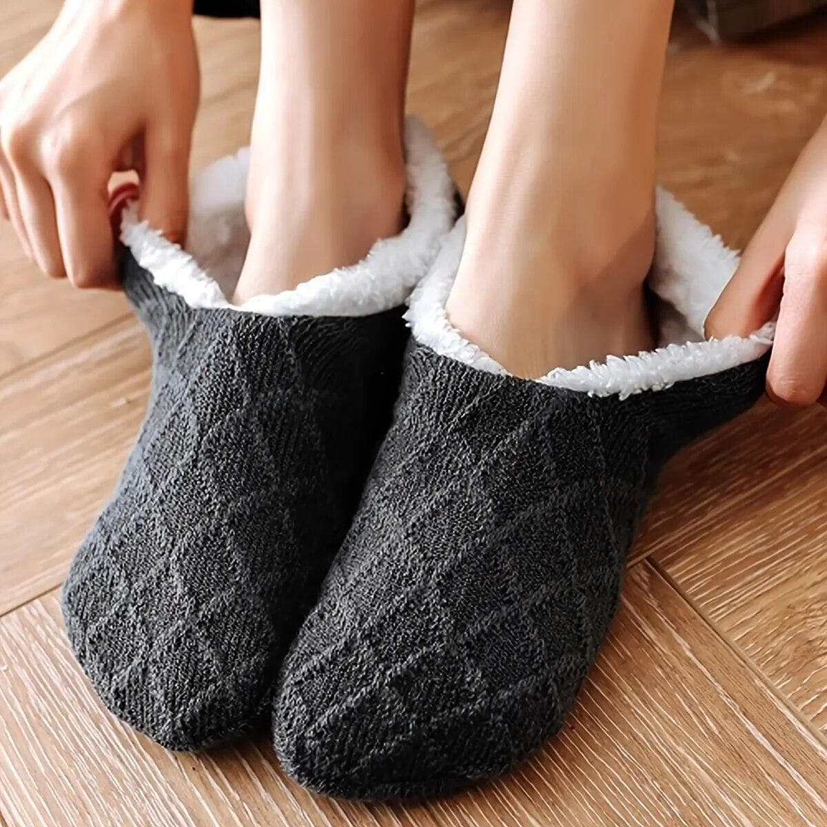Women's Warm Solid Color Floor Socks Non Slip Plush Knitted Coral Fleece Socks No Show Socks One Size grey