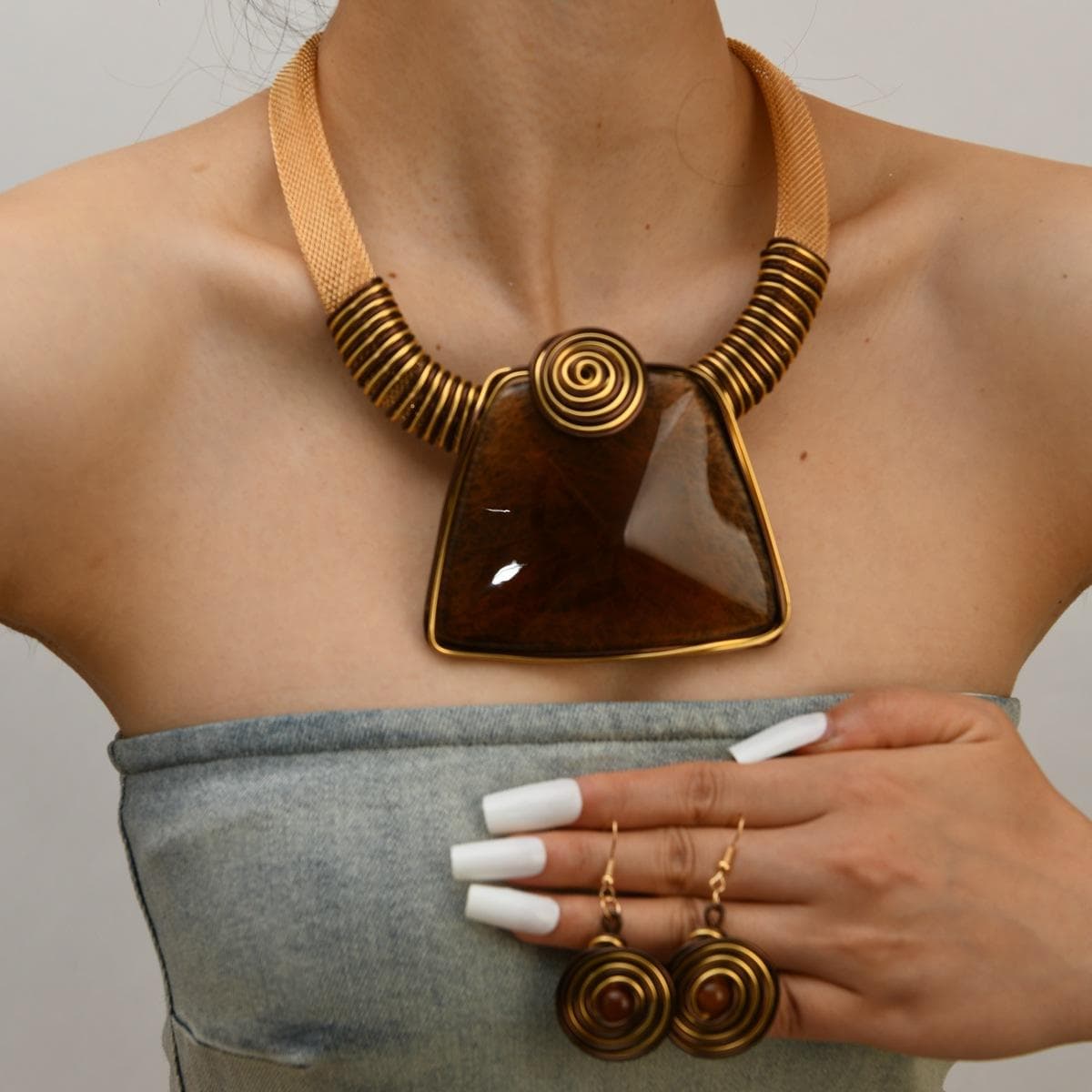 Exaggerated Hand-Woven Geometric Acrylic Gem Necklace Ladies Party Party Jewelry dark brown