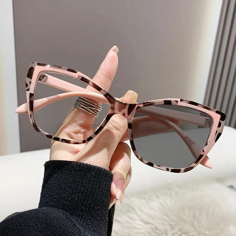 Elegant Color Changing Cat Eye Glasses Anti Blue Light with Fashionable Color Block Design Flat Lens for Women Anti blue light