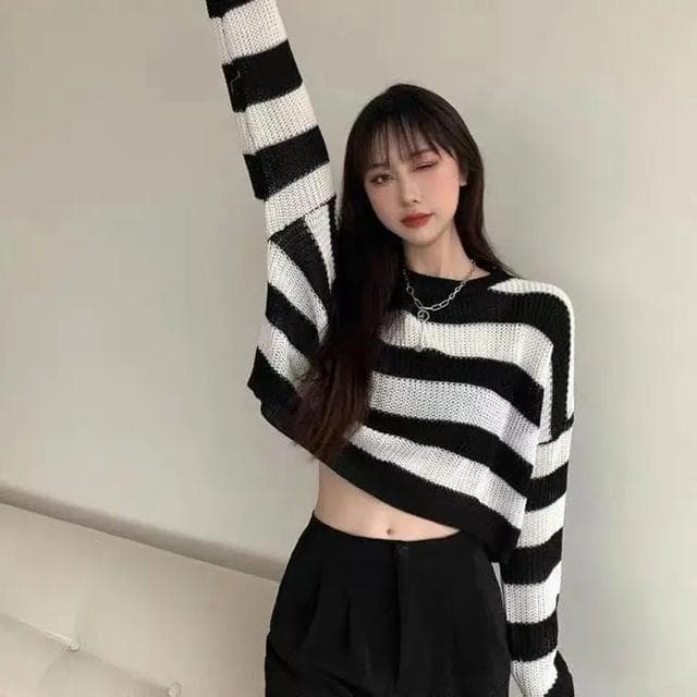 Fashion Cropped Sweater Sexy Tops Women Black White Striped Loose Pullover Knitted Sweater Women Korean Fashion Jumper Girl Streetwear Hip Hop XL