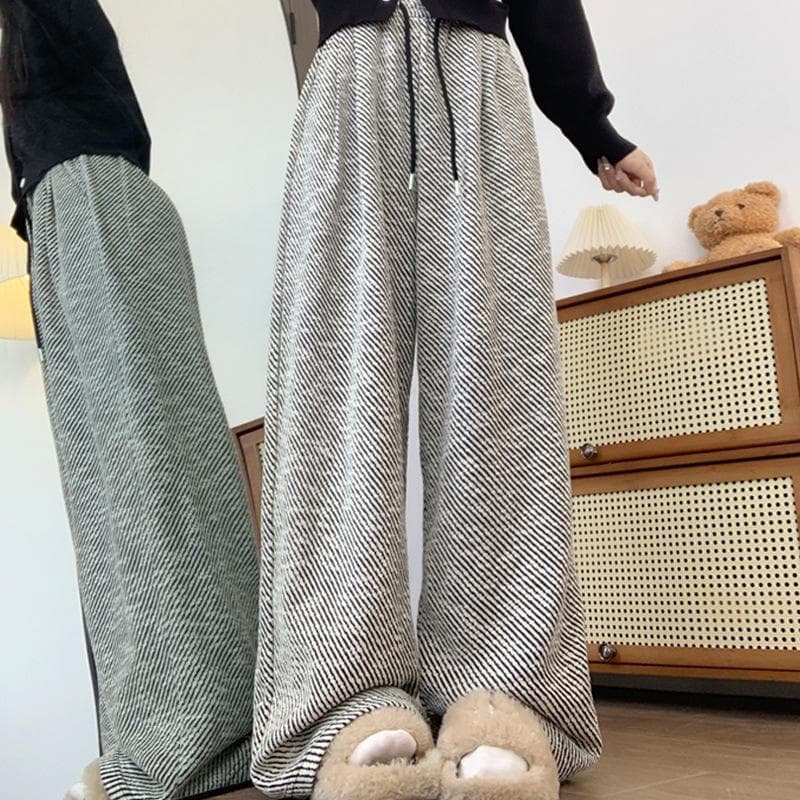 New Black and White Striped Wide-leg Pants for Women In Spring and Autumn High-waist Floor-moving Casual Pants Loose Straight Walk Trousers for Women XXL