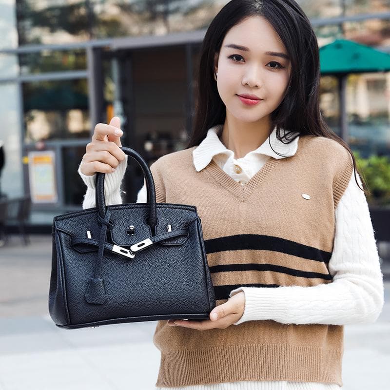 Simple and Luxurious Hand-held Platinum Bag, Women's Fashionable and Versatile Crossbody Bag, Commuting Bag black